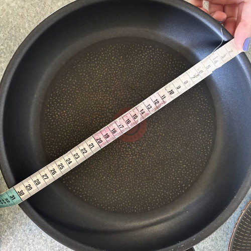 Tefal nonstick pans used, set of 2 with protective base