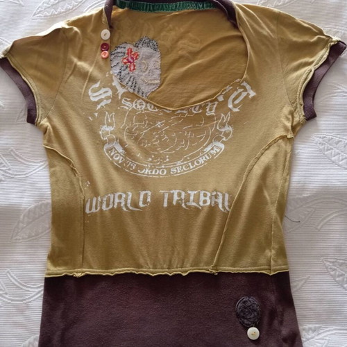 Vintage Boho-Grunge T-shirt like new with handmade details and tribal embroidery