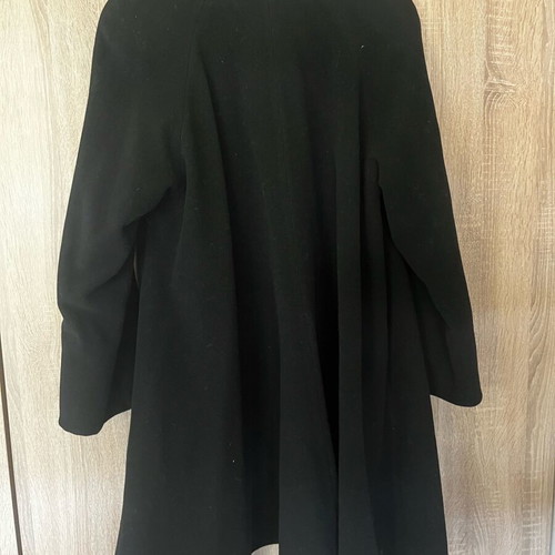 Vintage cashmere wool coat with metal chain clasp like new, black