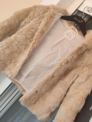 Γούνα Zara για κορίτσι 5 ετών σε άριστη κατάσταση, μπεζ