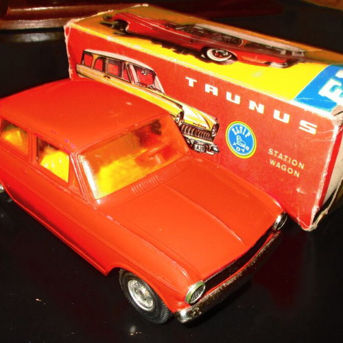Opel Kadett wind-up toy used from Elvip 70s with box