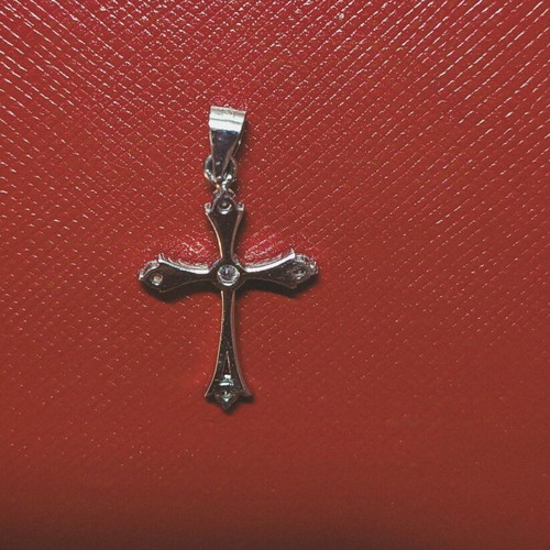 Silver women's cross 2 cm.