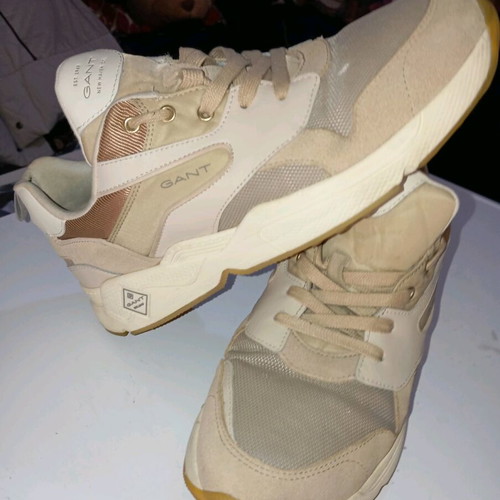 Gant No44 beige sneakers like new