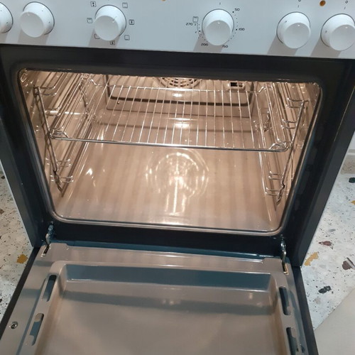 Pitsos PHCB123K29 electric stove like new with trays