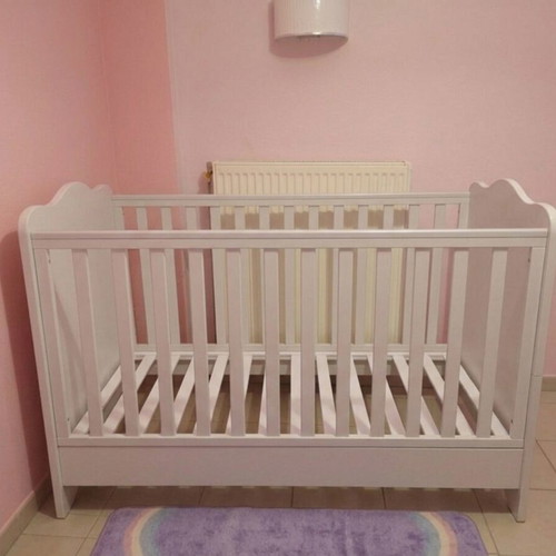 White baby cot with Relax Strom mattress