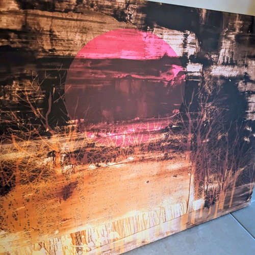 Red Moon painting in excellent condition
