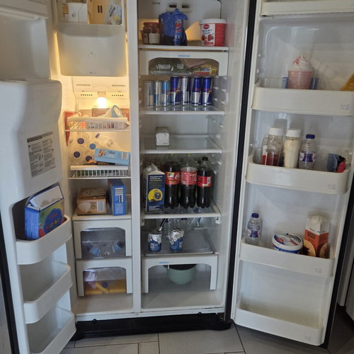 American refrigerator used with ice maker
