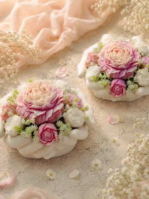 Porcelain Hands with Aromatic Wax Flowers New