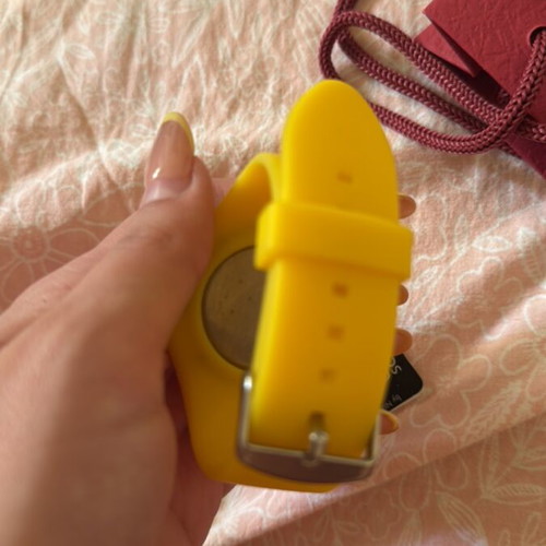 Wristwatch like new, yellow with quartz glass