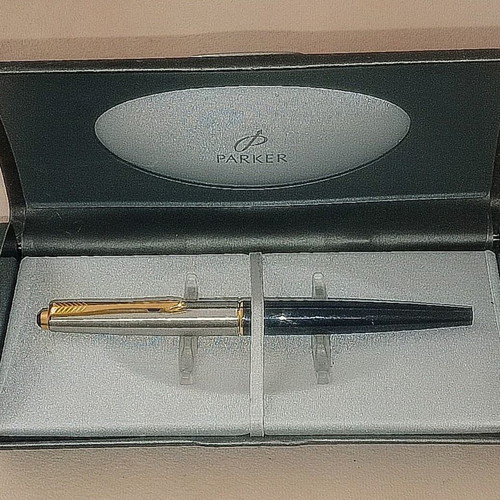 Parker 45 Flighter Fountain Pen like new, 14k gold nib, brushed steel