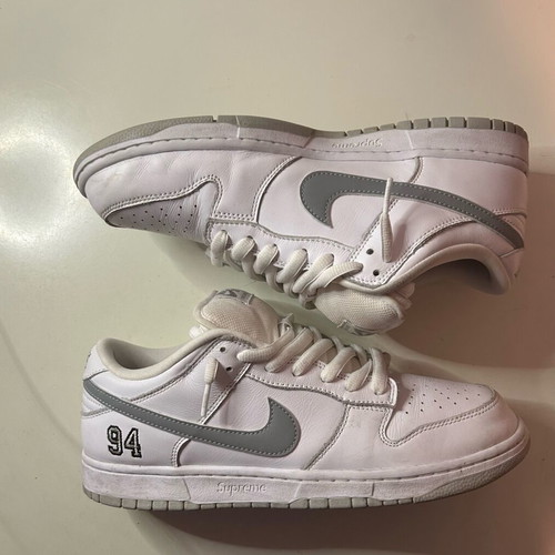 Nike x Supreme SB Dunk Low sneakers like new, size 44, white