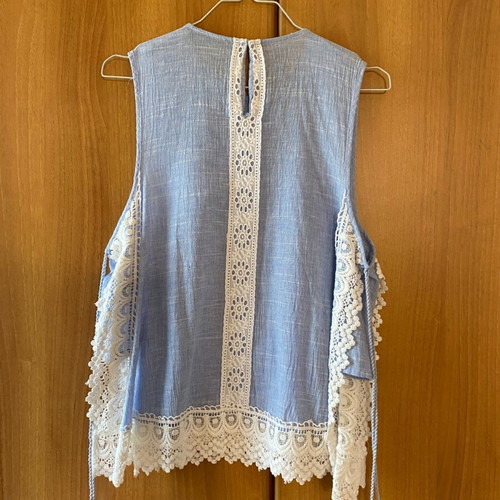 Zara sleeveless blouse new with lace, size M, blue and white