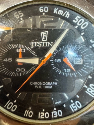 Ρολόι Festina 42 mm μεταχειρισμένο, ανδρικό, μαύρο και άσπρο