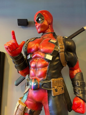 Deadpool φιγούρα life-size Neca σαν καινούργιο