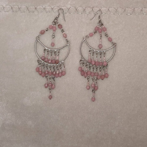 Chandelier earrings faux silver with pink stones in very good condition