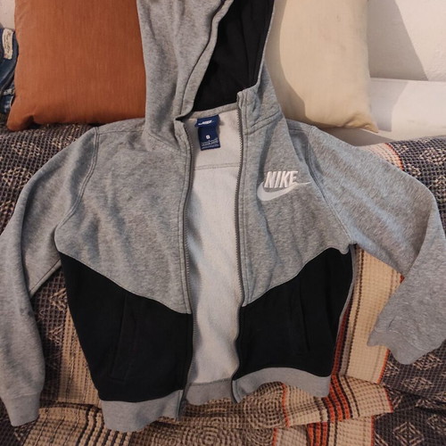 Nike kids jacket 8-10 years like new, grey and black