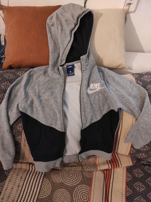 Nike kids jacket 8-10 years like new, grey and black