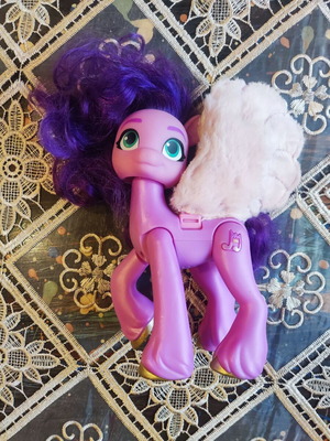 My Little Pony Princess Petals figure used, plays music