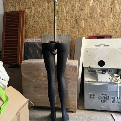 Floor lamp with mannequin-style sculpted legs like new, modern design