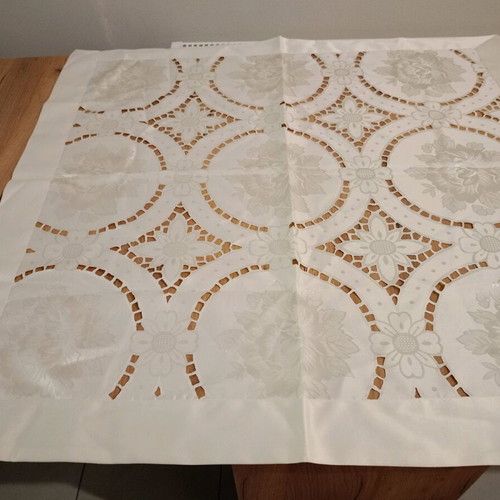 Vintage table linen like new
