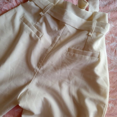 Kelly's M pants new, soft cream color, high waist