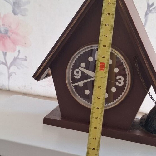 Molniya retro 1980 analog table clock