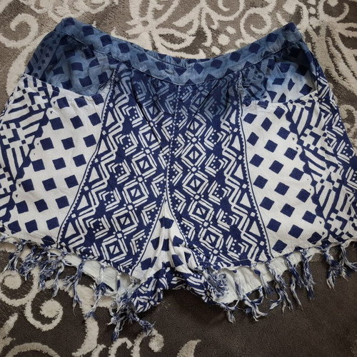 Platinum summer shorts used, size M-L, white and blue
