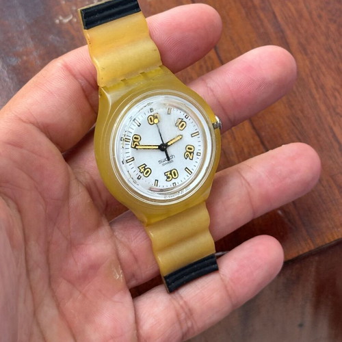 Vintage Swatch Swiss AG 2002 yellow transparent watch 4.3cm