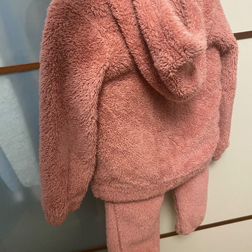 Girls' tracksuit set 4-5 years like new, pink furry fabric