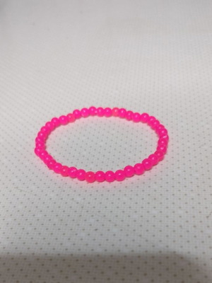 Elastic bracelet new in bright pink color