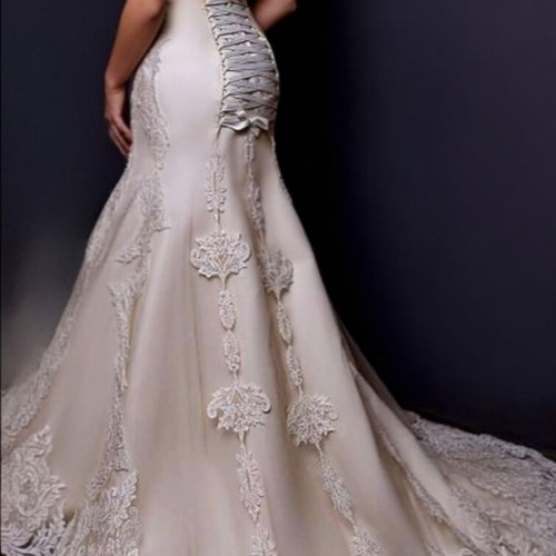 Beige mermaid wedding dress like new - 395,00 - Vendora.cy Beige mermaid wedding dress like new - 395,00 - Vendora.cy
