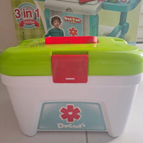 Little Doctor medical set used, complete in box