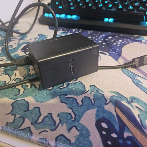 Nintendo Switch OLED Mario edition σαν καινούργιο με Mario Kart 8 και αξεσουάρ