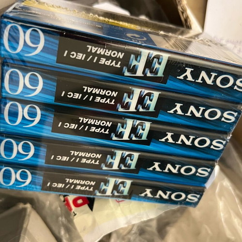 Κασέτες κασετοφώνου καινούργιες στη ζελατίνα τους