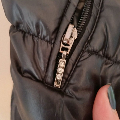 Sleeveless jacket like new, black, size M