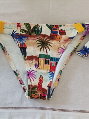 Lycero bikini bottom new, size 46, tropical print