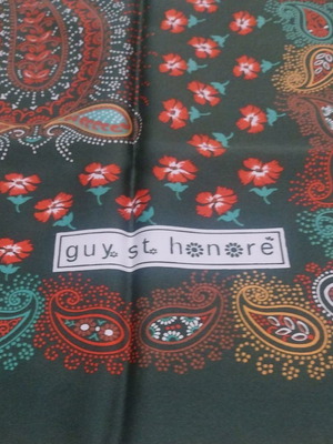 Guy st honoré scarf used with green paisley pattern
