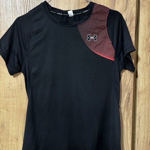 Under Armour women's t-shirt like new, black and pink, sizes S and M