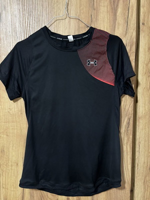 Under Armour women's t-shirt like new, black and pink, sizes S and M