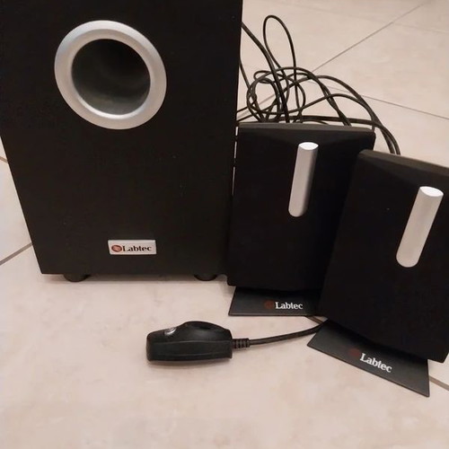 Labtec Pulse 285 speakers like new, black color