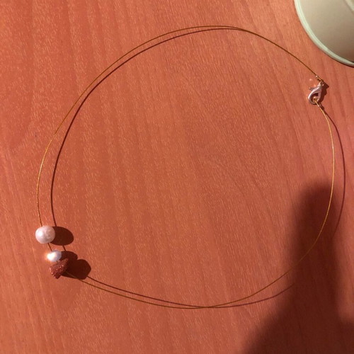Women's necklace with 3 stones and thin wire chain in gold color new