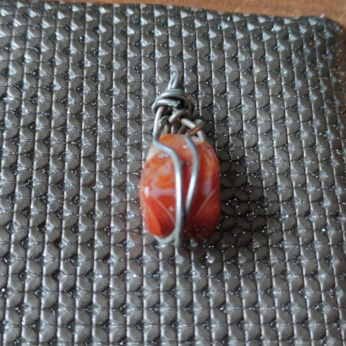Carnelian pendant like new with silver setting