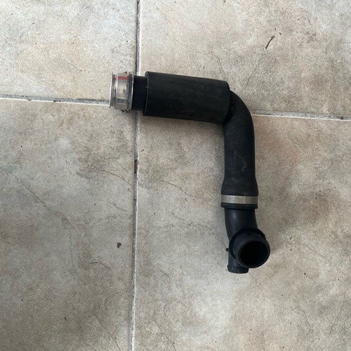 Mercedes clk C classe E classe 200 engine 271 water hose like new