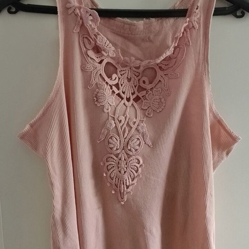 Vintage sleeveless blouse used, pink with lace embroidery