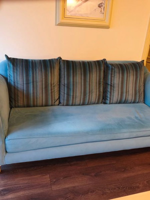 Sofa set like new, 3-seater and 2-seater, blue velvet fabric