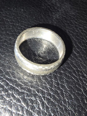 Silver women's ring like new