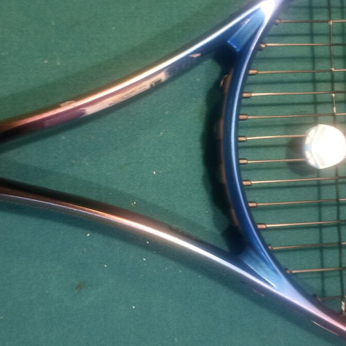 Fischer Vacuum Pro 330 tennis racket, like new, grip 3