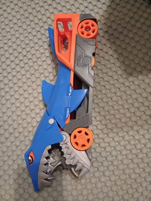Hot Wheels Shark Toy like new