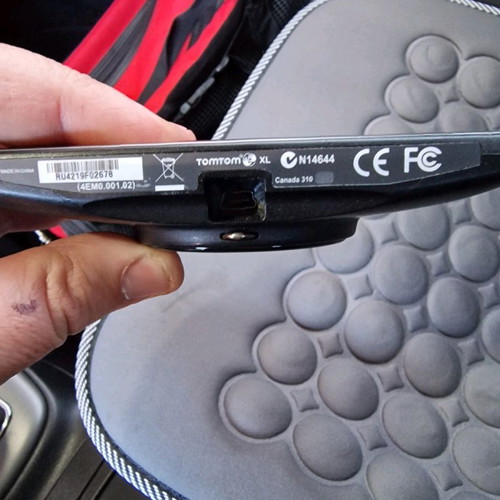 Gps navigator used without mount, with car charger