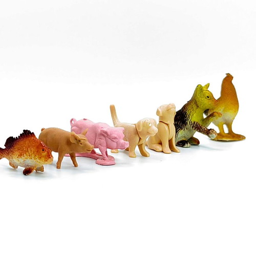 Vintage animal figures 7 pieces like new